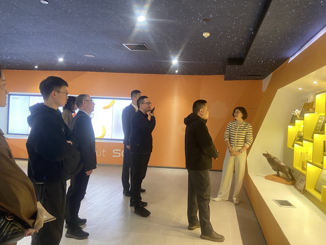 集團動態(tài) | 對標先進謀發(fā)展，交流互鑒促提升——市工業(yè)與能源發(fā)展集團赴上海、深圳考察學習集體企業(yè)管理經驗